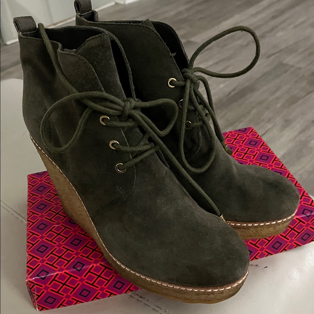 Tory Burch Olive Green Wedge Ankle Boots - Picture 12 of 15